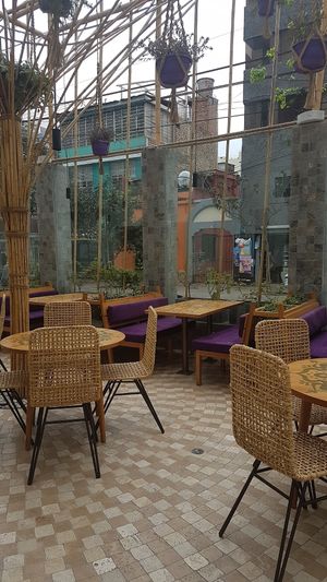 cozy outdoor seating area at Veda Restaurante in Miraflores