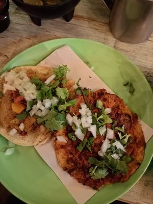 Taco de lengua y chicharrón at Malportaco in Mexico City