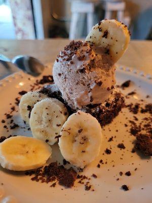 Brownie con helado (brownie was super dry; not recommended) at Malportaco in Mexico City