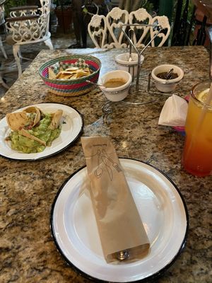 Guacamole starter 👌 perfect seasoning  at Casa Tequila in Cancun