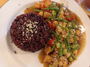 Stir-fry tofu and teriyaki #Veganuary at Hua Hin Vegan Cafe and Wine in Hua Hin