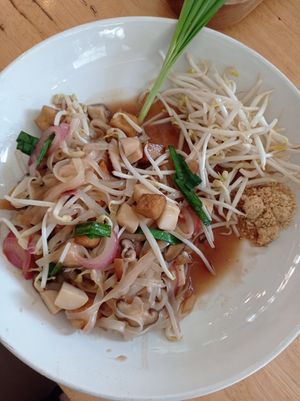 Pad Thai #Veganuary at Hua Hin Vegan Cafe and Wine in Hua Hin