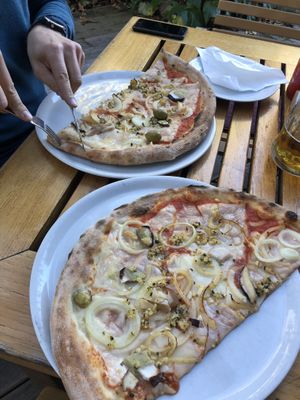 Pizza with vegan cheese at Pizzeria Verdi Verdi in Zalec