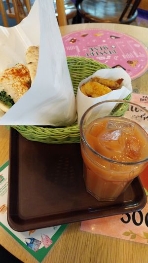 Falafel sandwich set at Falafel Brothers - Minato in Tokyo