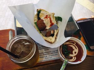 Mint tea, half sandwich, gazpacho at Falafel Brothers - Minato in Tokyo