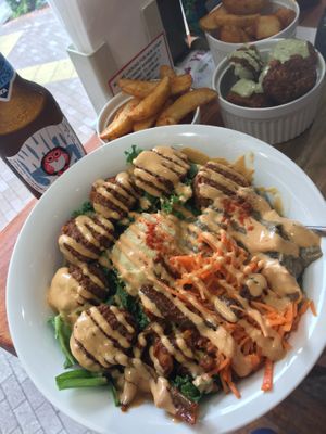 Falafel bowl at Falafel Brothers - Minato in Tokyo