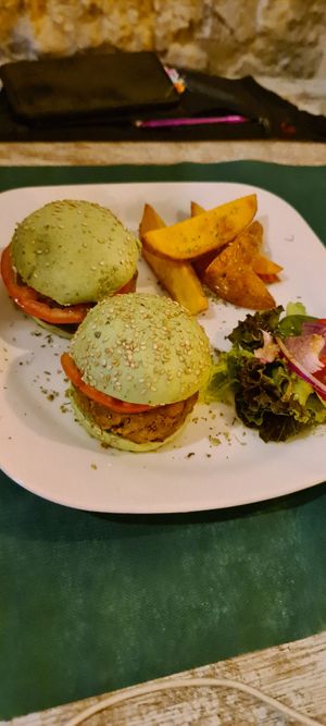 Chickpea burger at Chef Momo in Cartagena
