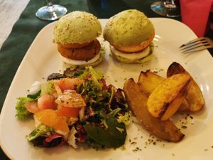 Mini burgers at Chef Momo in Cartagena