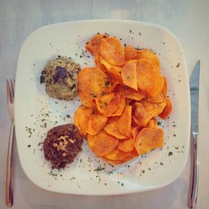 sweet potato chips with dips at Chef Momo in Cartagena
