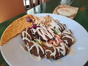Falafel with hummus, salad, quinoa, pita at Green Lab in Montpellier