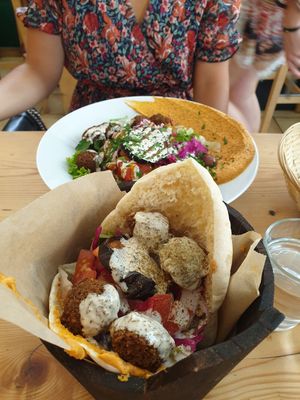 Red kiss tahini houmous at Green Lab in Montpellier