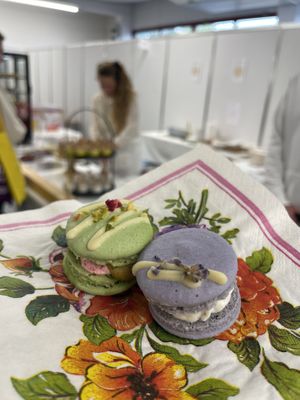A lavender and a pistachio macaron   at Veganfabrik - velovecakes in Frankfurt