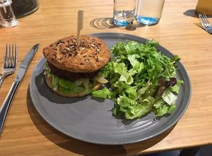 Burger at MU-Food in Geneva
