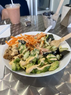 Bowl, peach smoothie, chia pudding   at The Pulp in Stratford