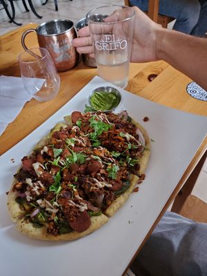 Animal Lovers pizza with pesto sauce #Veganuary at El Grifo in Caguas