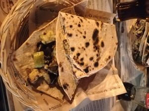 Piada con impasto al farro, hummus e verdure al forno at Casina del Bosco in Rimini