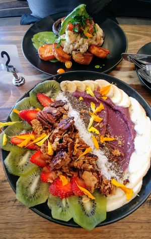 Acai bowl and big breakfast at The Merri in Preston