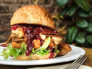 Winter Veganuary Burger  
Vegan bacon, fried chick’n, cheeze, hash browns, herby mayo, lettuce, cranberry gravy relish sauce.   |  12.95
 at Miranda Cafe in North London
