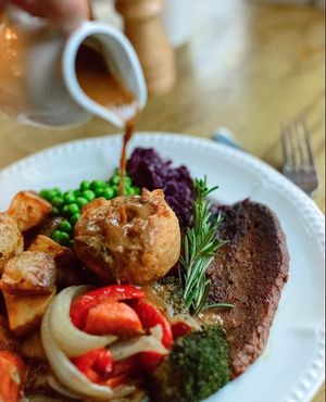 Vegan Sunday Roast at Miranda Cafe in North London