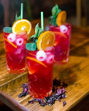 Hibiscus Ginger Ale Mocktail at Miranda Cafe in North London