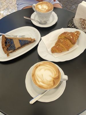 Vegan croissant, vegan wild berries pie and soy capuccinos  at Caffe & Parole in Verona