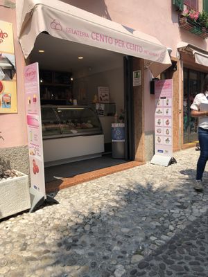 Shop  at Gelateria Cento Per Cento in Malcesine