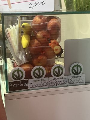   at Gelateria Cento Per Cento in Malcesine