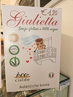  at Gelateria Cento Per Cento in Malcesine