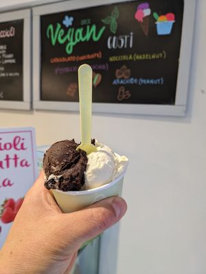  at Gelateria Cento Per Cento in Malcesine