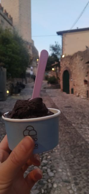  at Gelateria Cento Per Cento in Malcesine