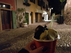 yummy vegan gelato at Gelateria Cento Per Cento in Malcesine