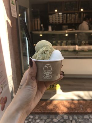 pistacchio and almond at Gelateria Cento Per Cento in Malcesine