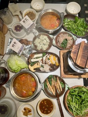   at Yī Yè Yī Shìjiè 一叶一世界 - Global Center 环球中心 in Chengdu