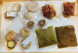 ハンバーガーやカレーの定期便 at Vegi Kitchen Gu Gu in Nagoya