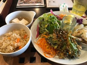 Bamboo rice and kakiage teishoku  at Vegi Kitchen Gu Gu in Nagoya