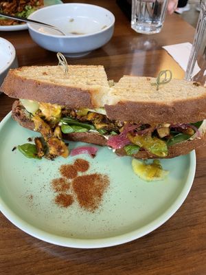 Vegan chicken teriyaki sandwich   at Katzentempel - Nürnberg in Nuremberg