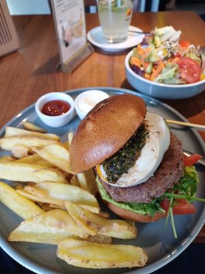 The burger del gatto with Miauzzarella. at Katzentempel - Nürnberg in Nuremberg