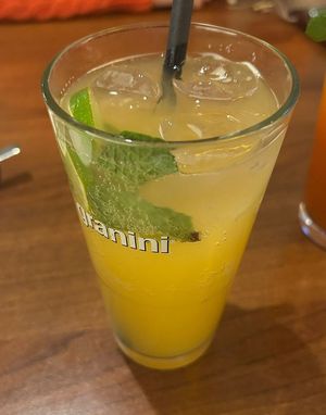 Piña y gato at Katzentempel - Nürnberg in Nuremberg