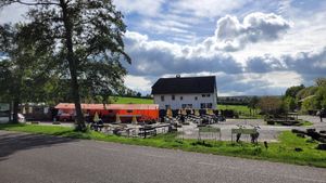  at Wingbergerhoeve IJS & Fruit in Vijlen