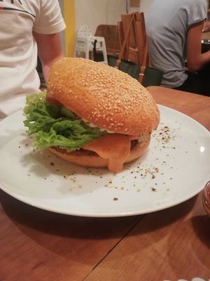Chutney-Burger at Vins Vegan in Feistritz An Der Drau