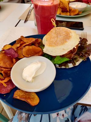 lunch at Veggie Cafe in Albufeira
