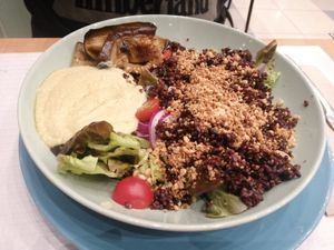 Quinoa salad at Veggie Cafe in Albufeira