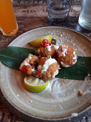 Vegan starter fried califlower at Pakkhus in Hofn I Hornafirdi