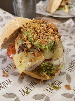 Hamburguesa vegana  at La Pepita Burger Bar in Ourense