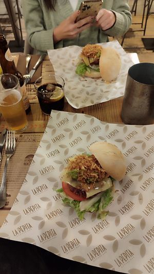 Vegan burguer at La Pepita Burger Bar in Ourense