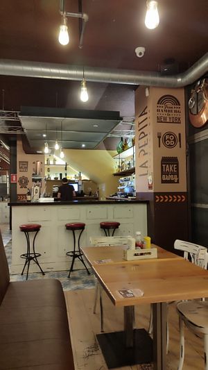 Barra local at La Pepita Burger Bar in Ourense