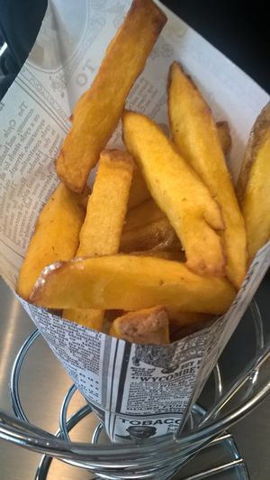 Real dutch fries at Voodies in Vienna