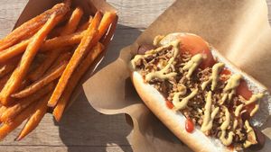 good wiener hotdog at Voodies in Vienna