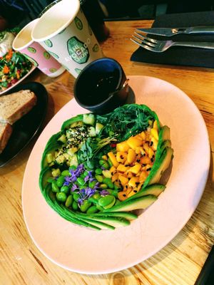 Poké bowl. The vegan version has mango and cucumber (pictured). at The Avocado Show - Stalpertstraat in Amsterdam