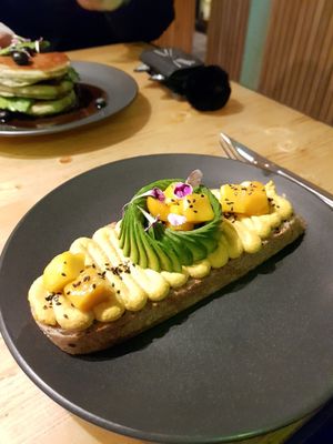 mango tango toast at The Avocado Show - Stalpertstraat in Amsterdam